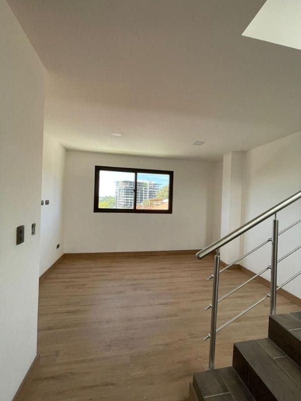MODERNA CASA EN VENTA | ZONA 15, Colonia La Isla — Casa en Venta en El Maestro II, Zona 15, Guatemala, Ciudad — foto 7 de 17