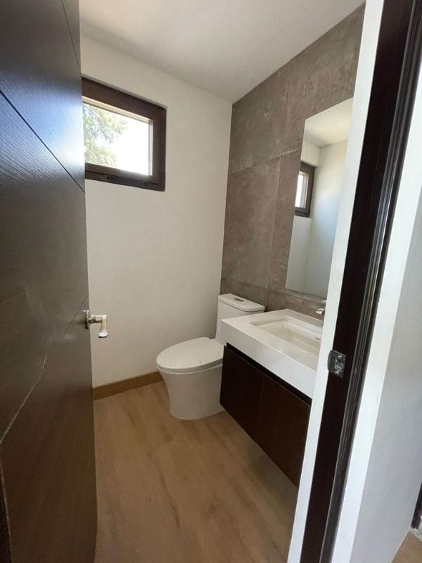 MODERNA CASA EN VENTA | ZONA 15, Colonia La Isla — Casa en Venta en El Maestro II, Zona 15, Guatemala, Ciudad — foto 15 de 17