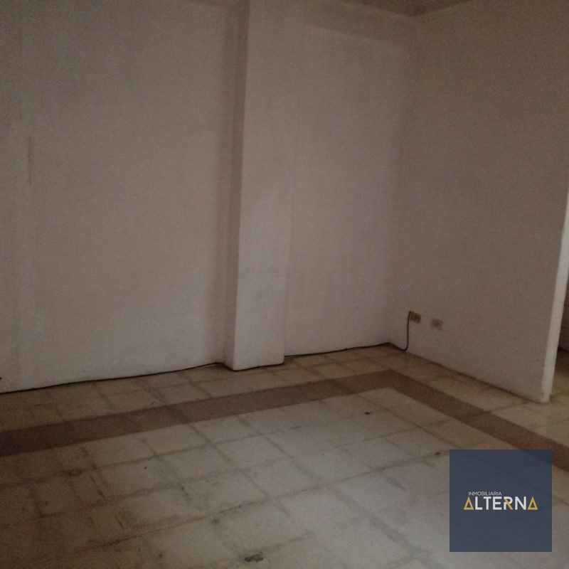 Rento Amplio Local en Zona 10 - 2