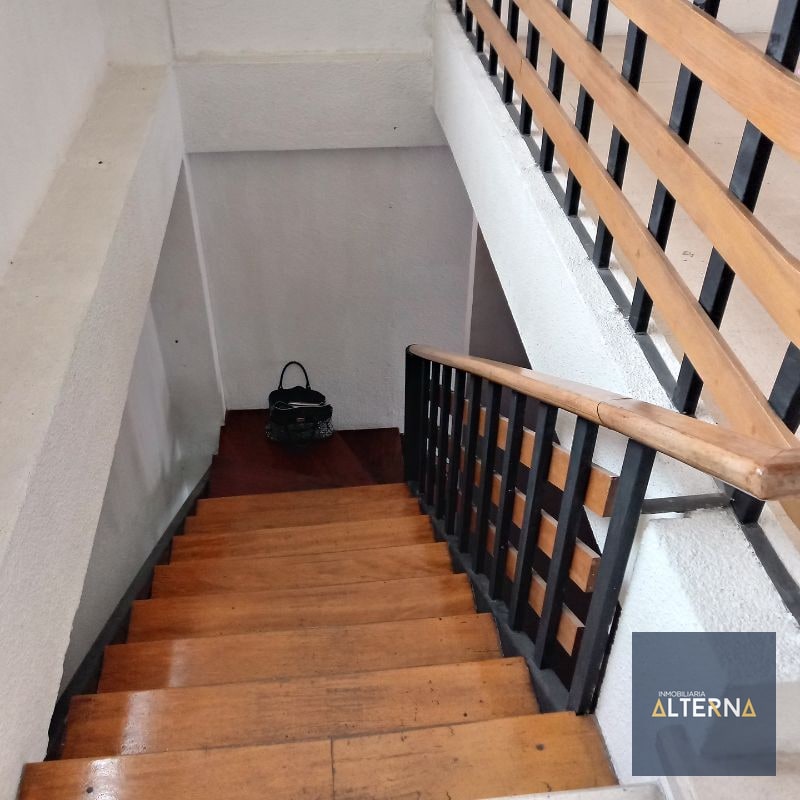 Rento Amplio Local en Zona 10 - 1