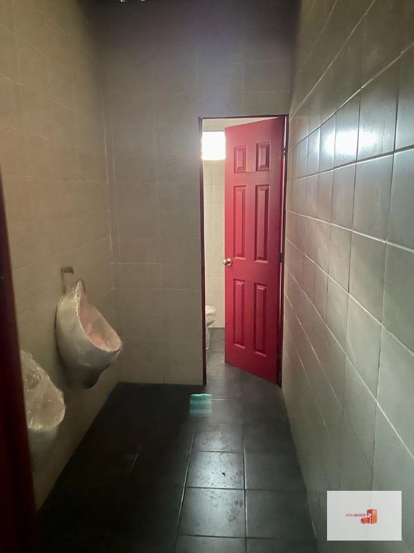 Renta bodega zona 10 - 620m2 - 2 niveles - 2