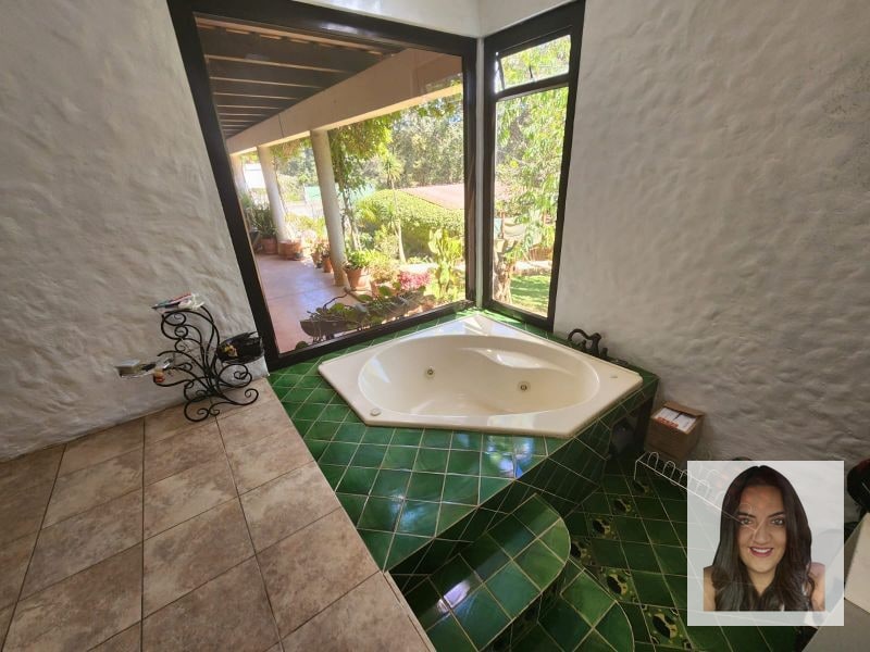Casa en venta en San Lucas Sacatepéquez, Ubicación céntrica - 2