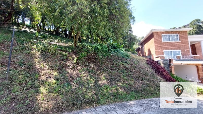 Terreno en Venta en Colinas de Castel Fraijanes - 2