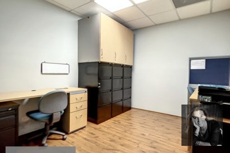 EUROPLAZA /Oficina en Venta-Renta, zona 14 - 7