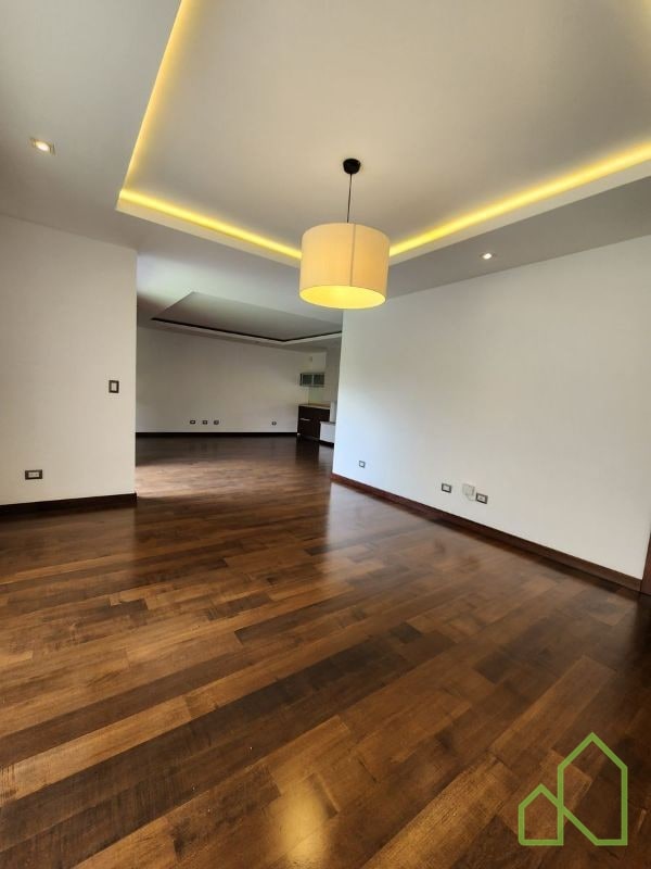 Casa en Venta a 5 minutos de Pradera zona 10 - 14