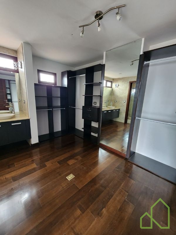 Casa en Venta a 5 minutos de Pradera zona 10 - 11