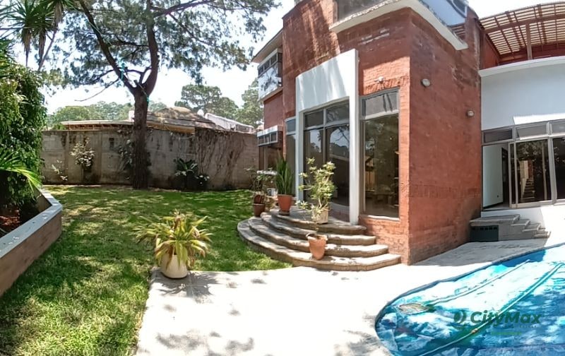 Casa Residencial en Venta en Zona 16 Kanajuyú II - 1