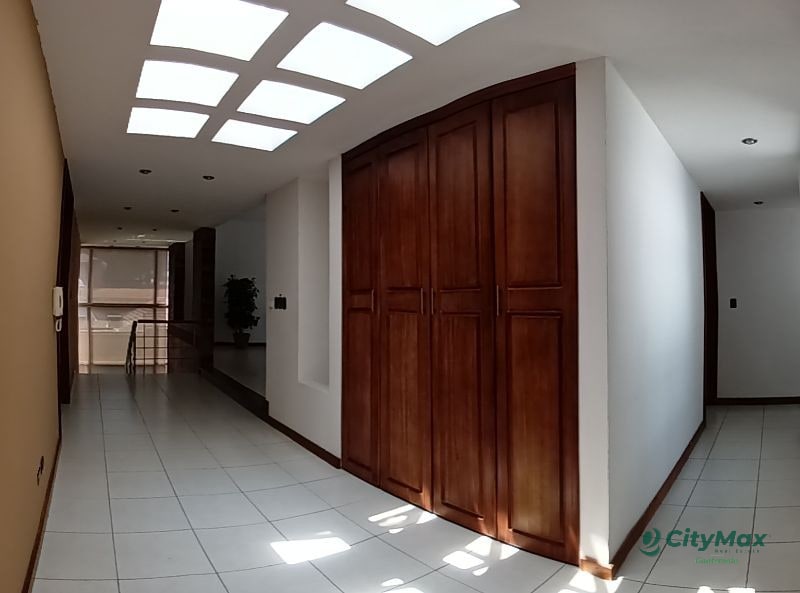Casa Residencial en Venta en Zona 16 Kanajuyú II - 10