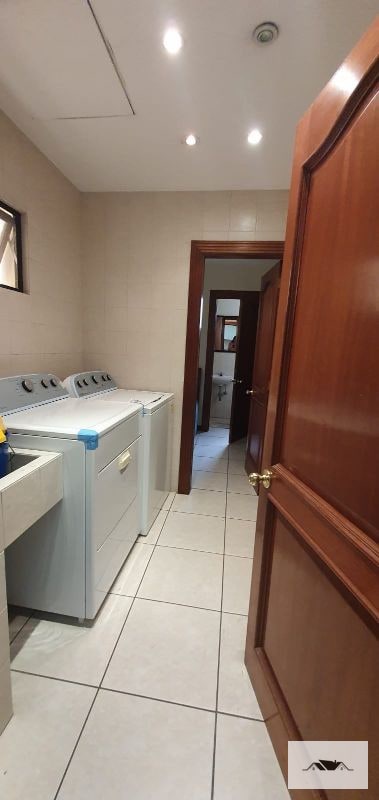 EN RENTA APARTAMENTO 184MTS AMUEBLADO ZONA 10 184MTS — Apartamento en Alquiler en Zona 10, Guatemala, Ciudad — foto 2 de 17