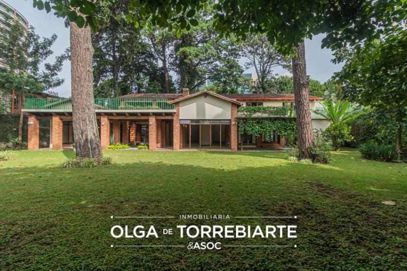 Casa en Colonia Navarra, zona 14 — Casa en Alquiler en Zona 14, Guatemala, Ciudad — foto 1 de 16