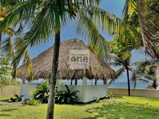MONTERRICO  casa a orilla de playa con Piscina — Casa vacacional en Venta en Taxisco, Santa Rosa — miniatura 1 de 11
