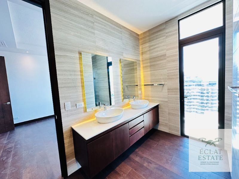 Apartamento Amueblado en ECHO Zona 14 | 3 Habitaciones + 3 Parqueos - 9