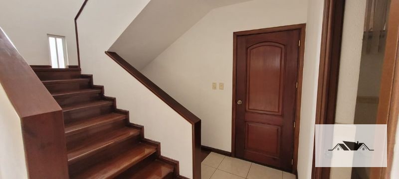 EN RENTA CASA ZONA 14 LA CAÑADA 325 mts2 — Casa en Alquiler en La Cañada, Zona 14, Guatemala, Ciudad — foto 6 de 17