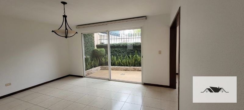 EN RENTA CASA ZONA 14 LA CAÑADA 325 mts2 — Casa en Alquiler en La Cañada, Zona 14, Guatemala, Ciudad — foto 13 de 17