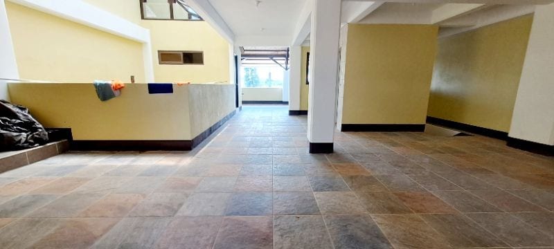 Edificio Oficinas en zona 10 Cerca de los Próceres — Edificio en Alquiler en Zona 10, Guatemala, Ciudad — foto 2 de 6