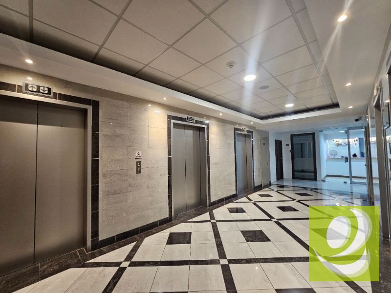 ALQUILO OFICINA EN ZONA 14 EUROPLAZA - 6