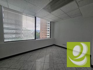ALQUILO OFICINA EN ZONA 14 EUROPLAZA — Oficina en Alquiler en Zona 14, Guatemala, Ciudad — miniatura 2 de 11