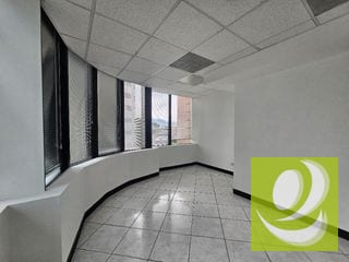 ALQUILO OFICINA EN ZONA 14 EUROPLAZA — Oficina en Alquiler en Zona 14, Guatemala, Ciudad — miniatura 5 de 11