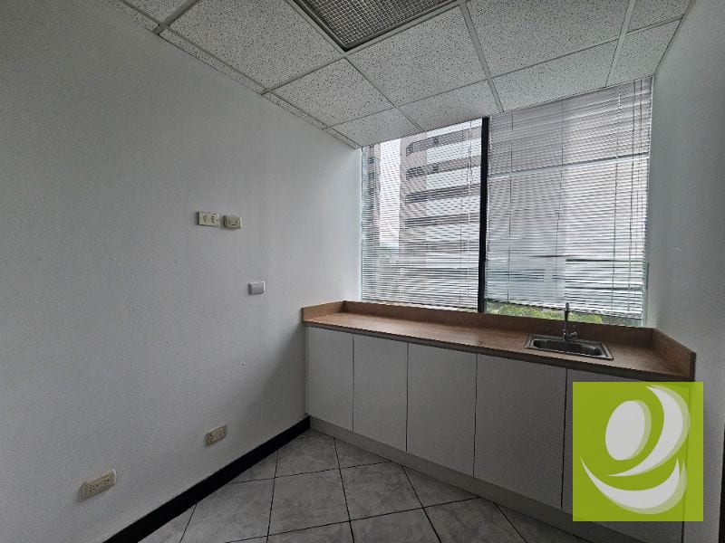 ALQUILO OFICINA EN ZONA 14 EUROPLAZA — Oficina en Alquiler en Zona 14, Guatemala, Ciudad — foto 8 de 11