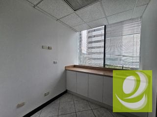 ALQUILO OFICINA EN ZONA 14 EUROPLAZA — Oficina en Alquiler en Zona 14, Guatemala, Ciudad — miniatura 8 de 11