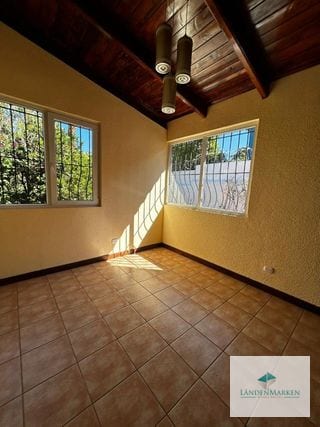 VENTA  DE CASA DE UN NIVEL EN CARRERTERA A EL SALVADOR , LOMAS DE SAN RAFAEL — Casa en Venta en Lomas de San Rafael, Carretera a El Salvador, Guatemala, Ciudad — miniatura 5 de 15