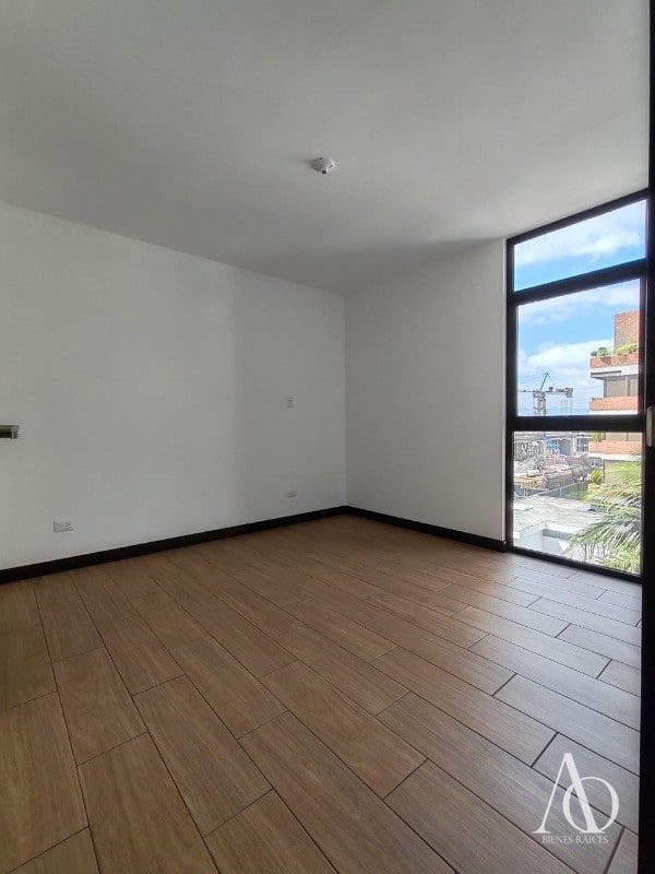 Apartamento en Alquiler Edificio Torre Praga, zona 15 VHI N6 - 5