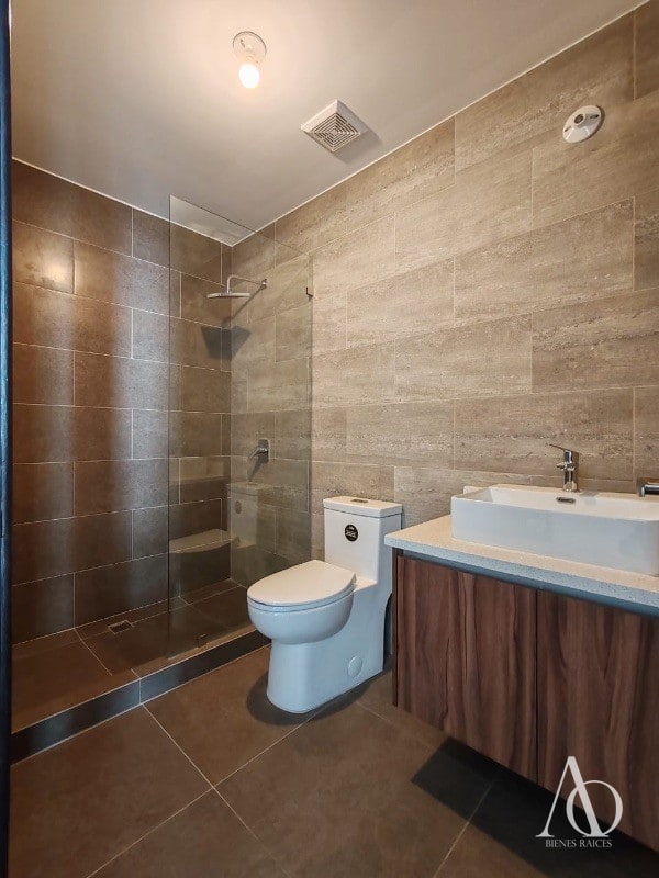 Apartamento en Alquiler Edificio Torre Praga, zona 15 VHI N6 - 2