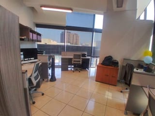 Oficina de 115m2 en Design Center, Zona 10 — Oficina en Alquiler en Zona 10, Guatemala, Ciudad — miniatura 8 de 8