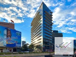Oficina de 115m2 en Design Center, Zona 10  — Oficina en Alquiler en Zona 10, Guatemala, Ciudad — miniatura 1 de 8