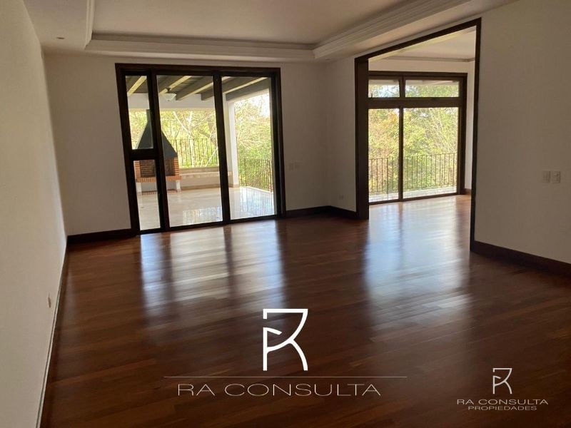 Venta Linda Casa en Encinos de Cayala Zona 16 - 2