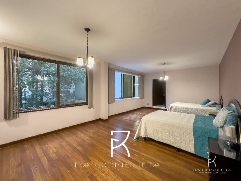 Casa en zona 14, 5ta avenida - 1