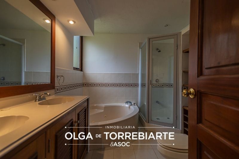 Casa en Condominio Santa María de los Pinos — Casa en Venta en Carretera a El Salvador, Guatemala, Ciudad — foto 2 de 17