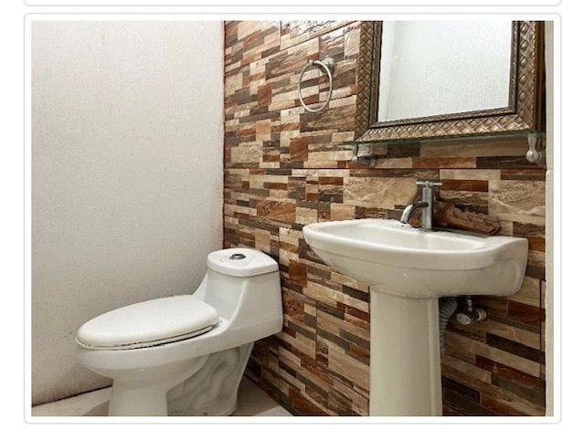 BONITA CASA EN VENTA EN MANANTIALES KM. 19.5 CES — Casa en Venta en Carretera a El Salvador, Guatemala, Ciudad — foto 7 de 12