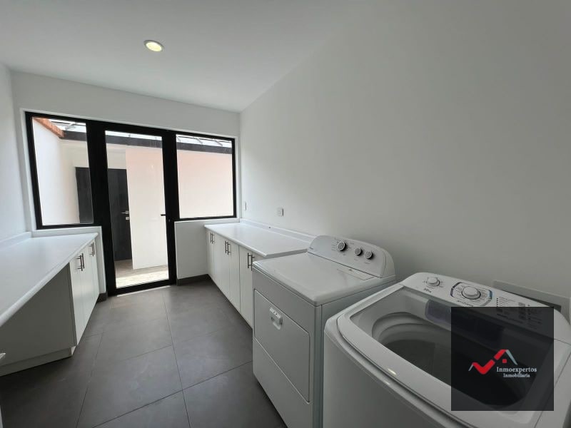 CASA EN VENTA ZONA 16 EN SAN ISIDRO EL PULTÉ GOLF - 1