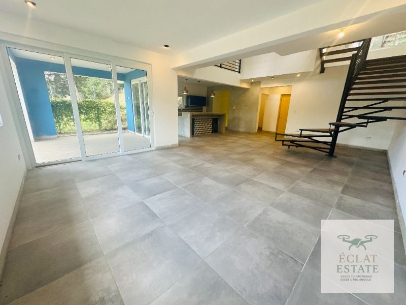 CASA MODERNA EN VENTA EN ENTREBOSQUES KM 18.5 CARRETERA A EL SALVADOR. - 7