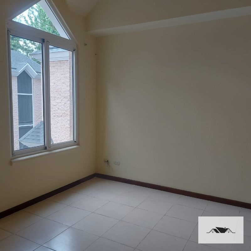 En Renta Hermosa Casa Zona 10 Condominio Reina Sofia — Casa en Alquiler en Zona 10, Guatemala, Ciudad — foto 7 de 10