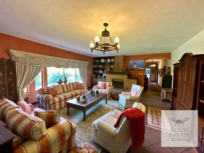 Excepcional Casa Residencial En Renta En San Rafael 1, Km 9 CAES: Grandiosidad y Elegancia en 1,025 m² - 12