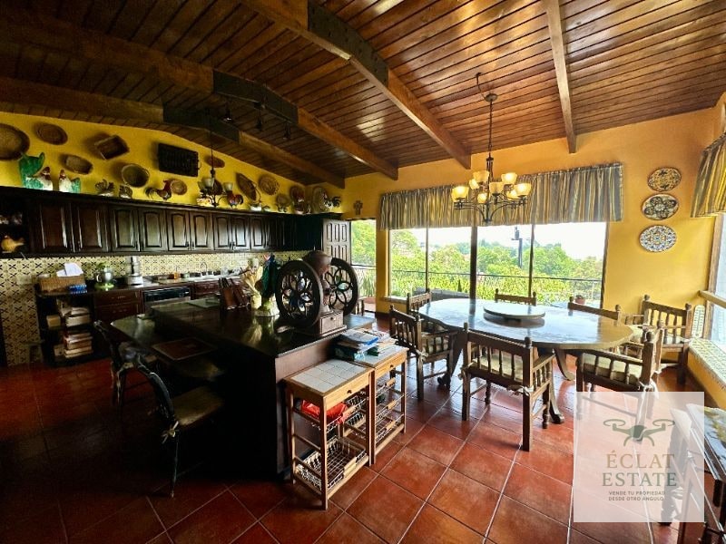Excepcional Casa Residencial En Renta En San Rafael 1, Km 9 CAES: Grandiosidad y Elegancia en 1,025 m² - 1