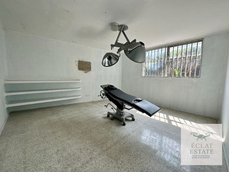 Edificio en Renta KM 8 Carretera a El Salvador | Ideal Clínica, Oficinas o Corporativo - 1