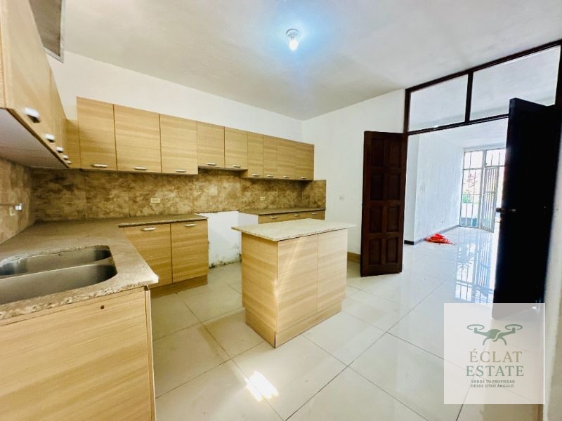 Edificio en Renta KM 8 Carretera a El Salvador | Ideal Clínica, Oficinas o Corporativo - 12