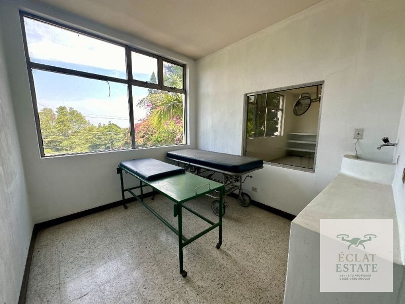 Edificio en Renta KM 8 Carretera a El Salvador | Ideal Clínica, Oficinas o Corporativo - 4