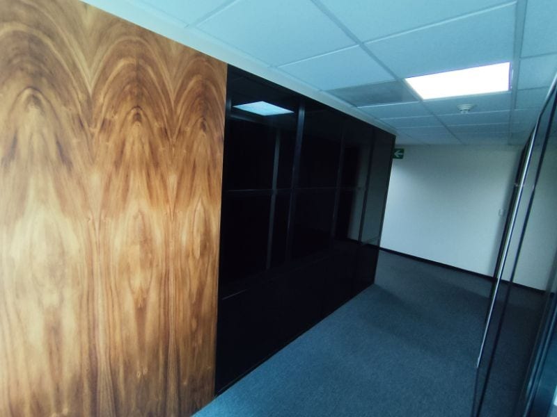 Oficina Europlaza Z.14 — Oficina en Alquiler en Zona 10, Guatemala, Ciudad — foto 4 de 9