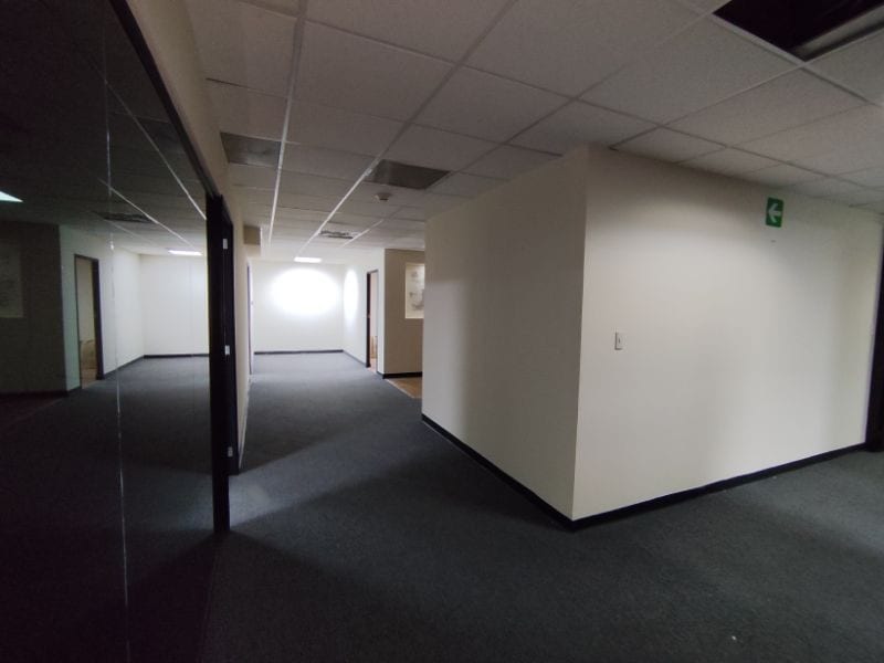 Oficina Europlaza Z.14 — Oficina en Alquiler en Zona 10, Guatemala, Ciudad — foto 8 de 9