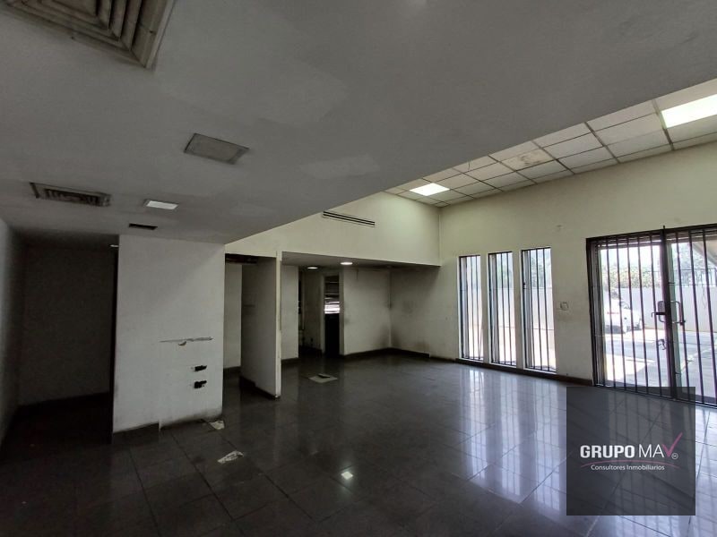 Casa Comercial Zona 6 - 13