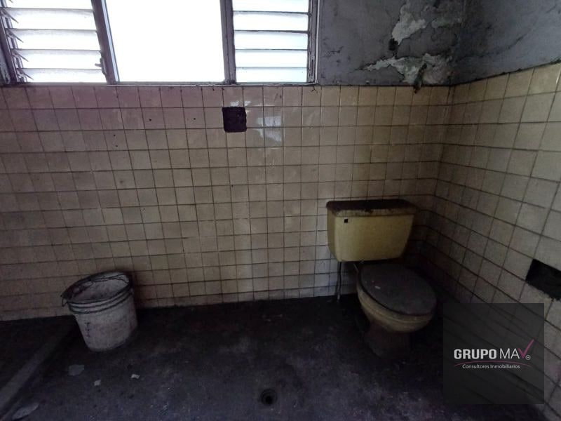 Casa Comercial Zona 6 - 9