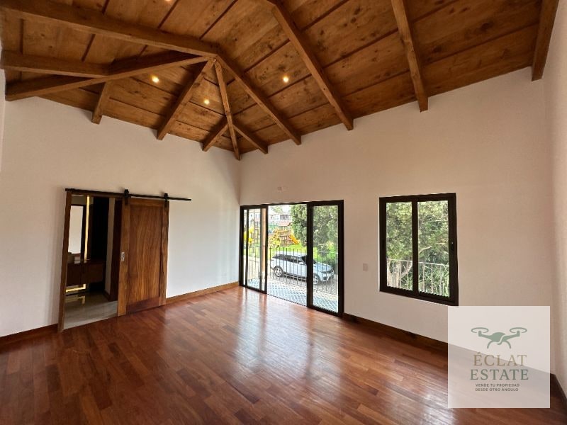 Casa en Venta en Los Franciscanos, Antigua Guatemala: Lujo y Confort - 10