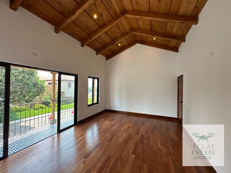 Casa en Venta en Los Franciscanos, Antigua Guatemala: Lujo y Confort - 11