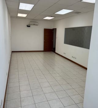 OFICINA TORRE PRADERA 210 M2, ZONA 10 — Oficina en Alquiler en Zona Pradera, Zona 10, Guatemala, Ciudad — miniatura 6 de 10