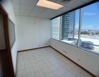 OFICINA TORRE PRADERA 210 M2, ZONA 10 — Oficina en Alquiler en Zona Pradera, Zona 10, Guatemala, Ciudad — miniatura 2 de 10