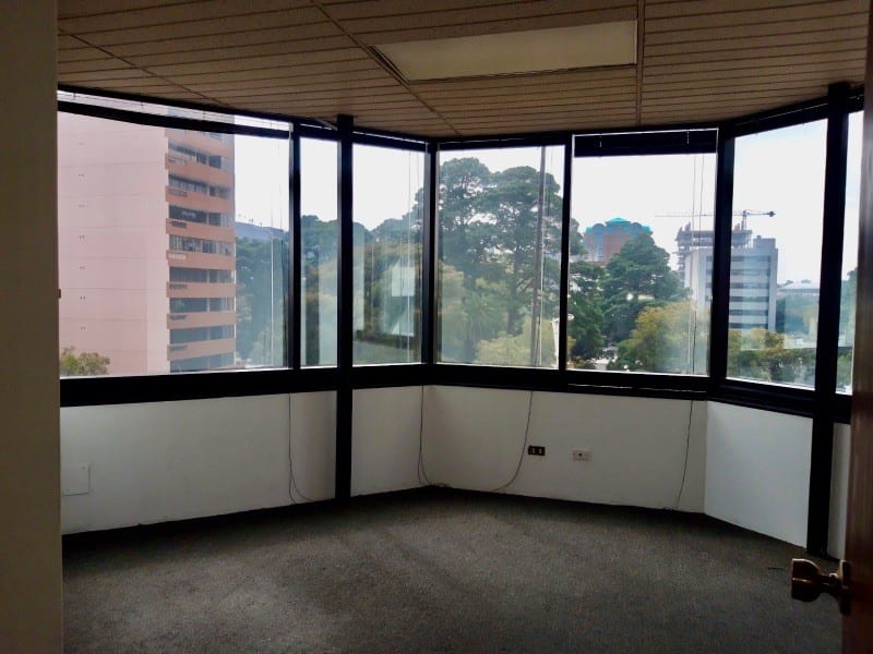 Oficina en renta Edificio Murano Center zona 10 — Oficina en Alquiler en Murano Center, Zona 10, Guatemala, Ciudad — foto 6 de 7